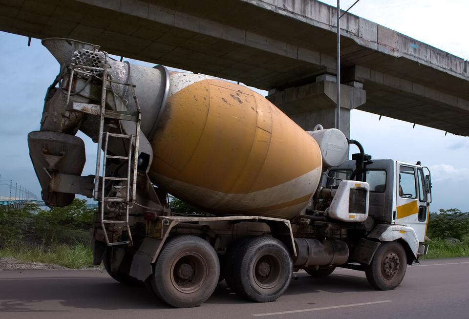 Concrete transit mixer truck on a road in Kochi, Kerala